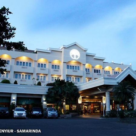 Bumi Senyiur Hotel Samarinda Exterior foto