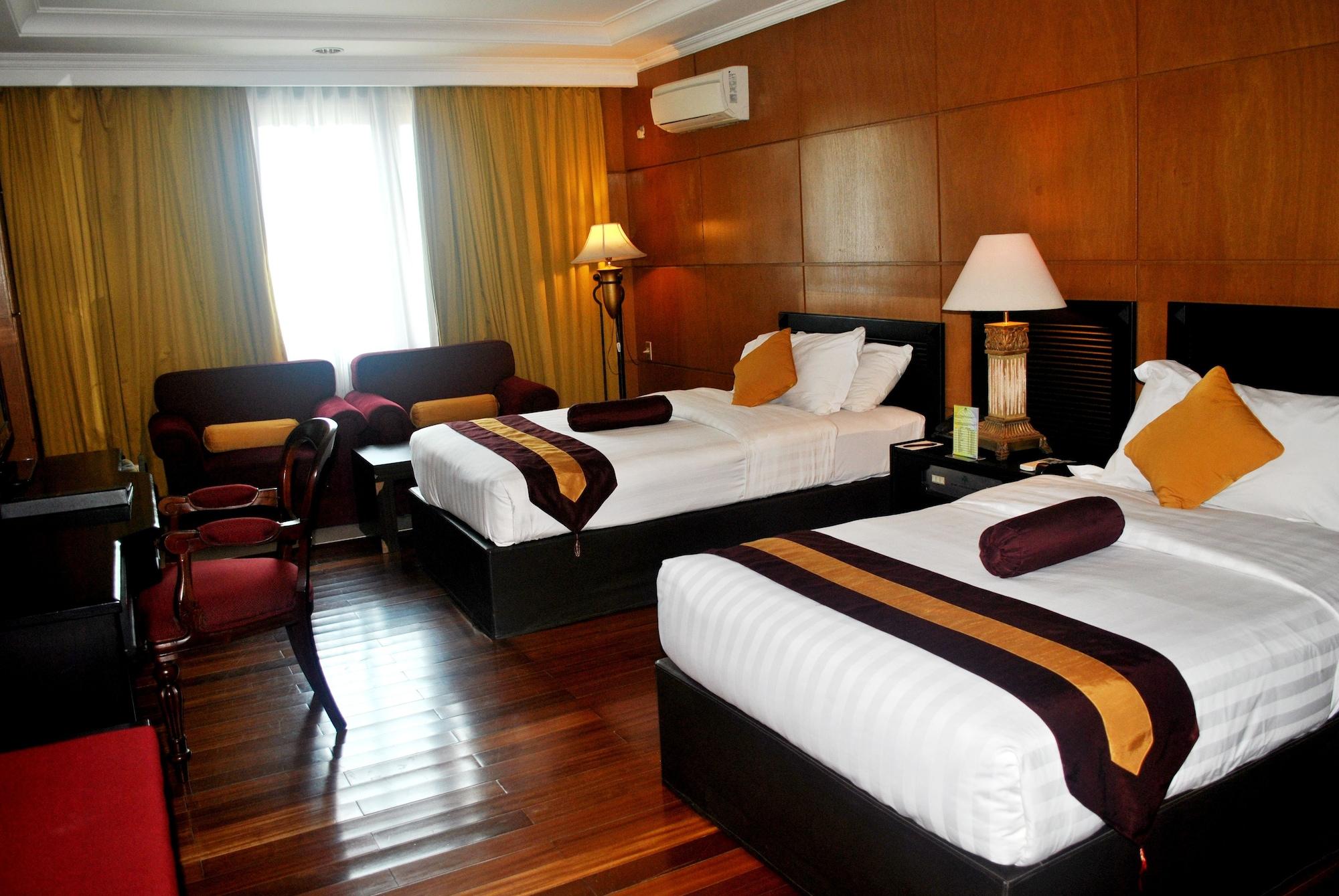 Bumi Senyiur Hotel Samarinda Exterior foto