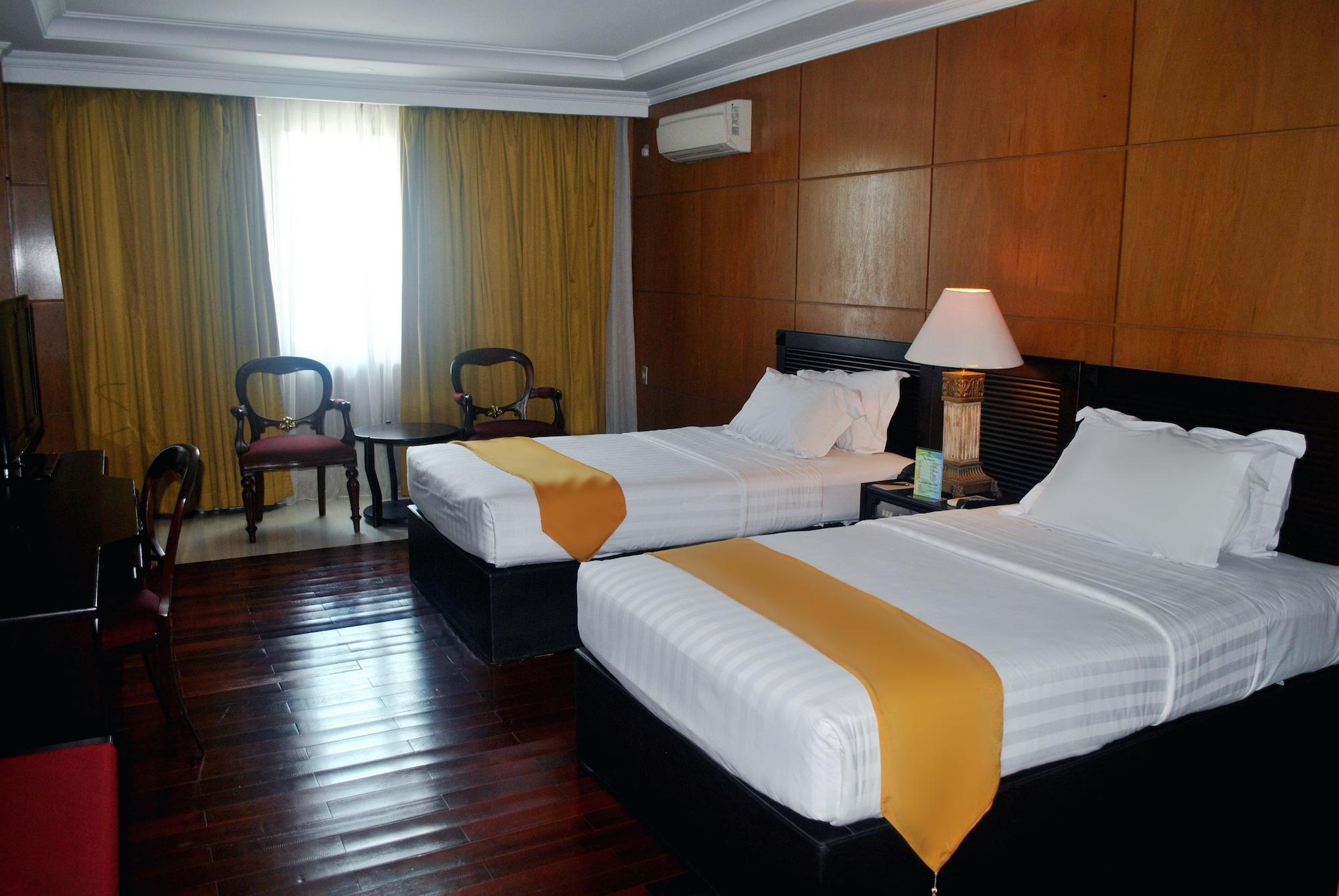 Bumi Senyiur Hotel Samarinda Exterior foto
