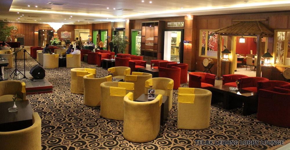 Bumi Senyiur Hotel Samarinda Exterior foto